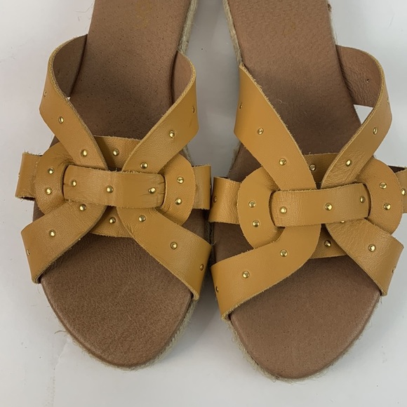 Picon made in Spain mustard gold tone slip on sandals size 6 - Picture 8 of 11